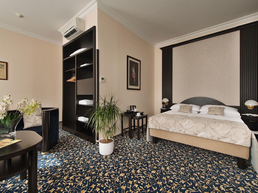 EA Hotel Royal Esprit Praga Exterior foto